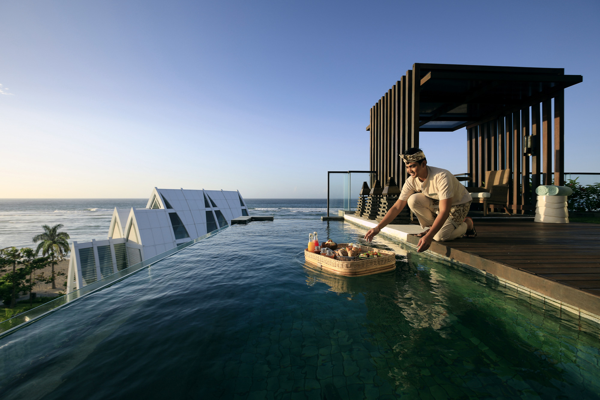 Ritz_Carlton_Nusa_Dua_Floating_Breakfast_5314_3